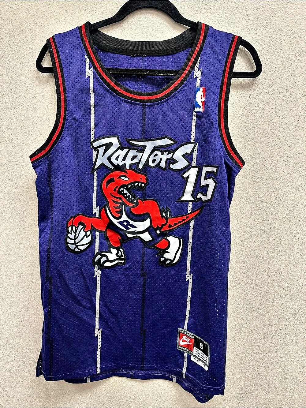 Toronto Raptors Vince Carter #15 jersey Purple & Red Size Medium